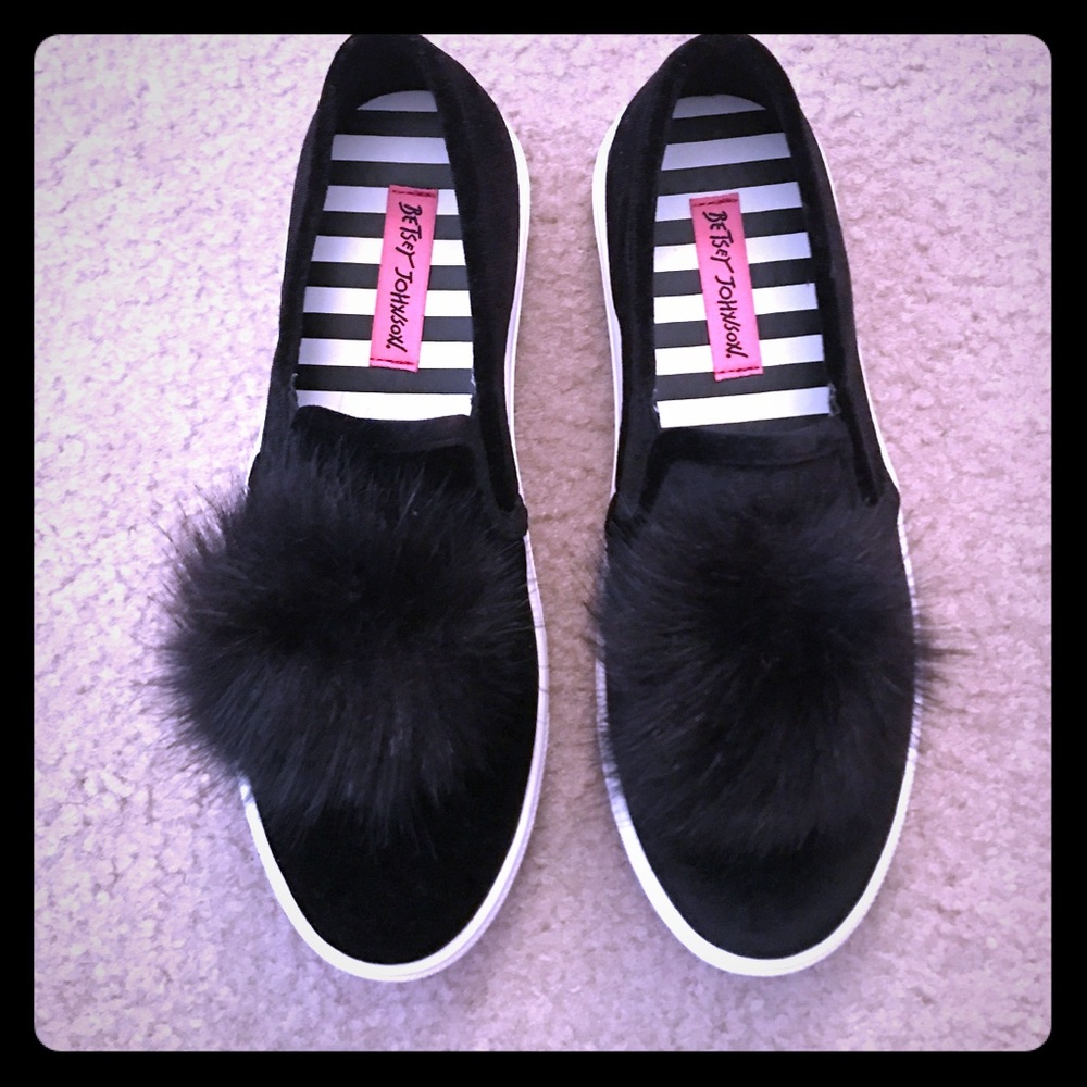 Sale🎉🎊Betsey Johnson shoes. Size 8.5. Like new.