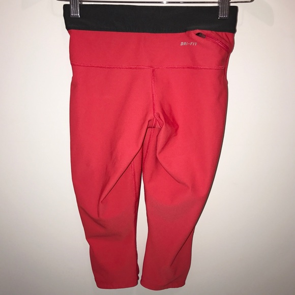 Nike Crops - Picture 2 of 5