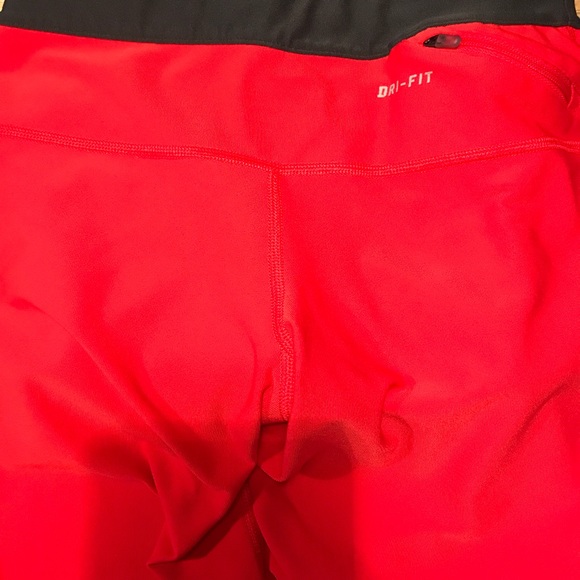 Nike Crops - Picture 5 of 5