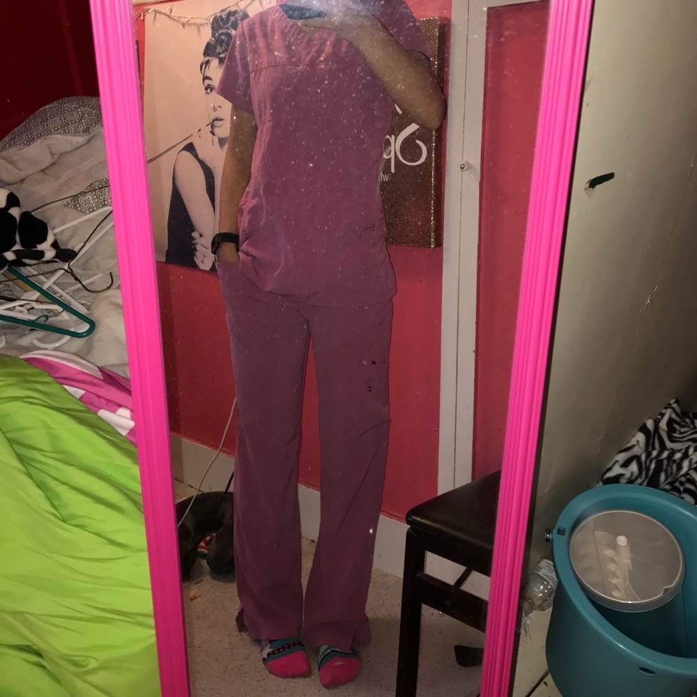 GREYS ANATOMY SIGNATURE MAUVE PINK SCRUB SET
