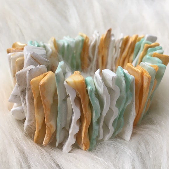 Shell bracelet - Picture 2 of 3