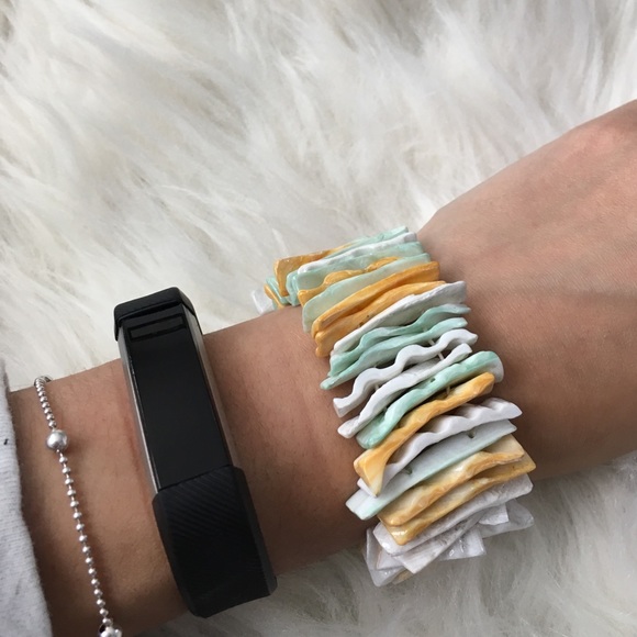 Shell bracelet - Picture 3 of 3