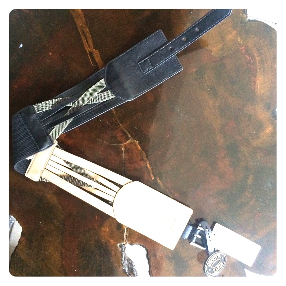 Black leather Steve Madden belt