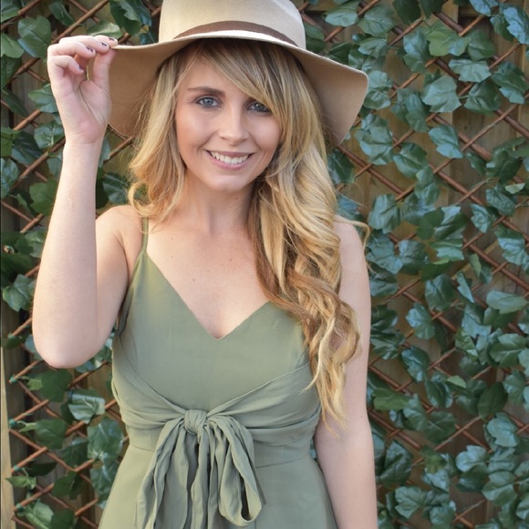 Olive green romper - Picture 2 of 4