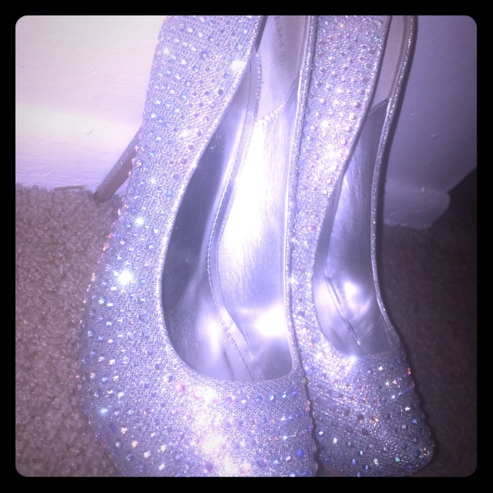 8 1/2 Le Miu Diamond Studded Heels