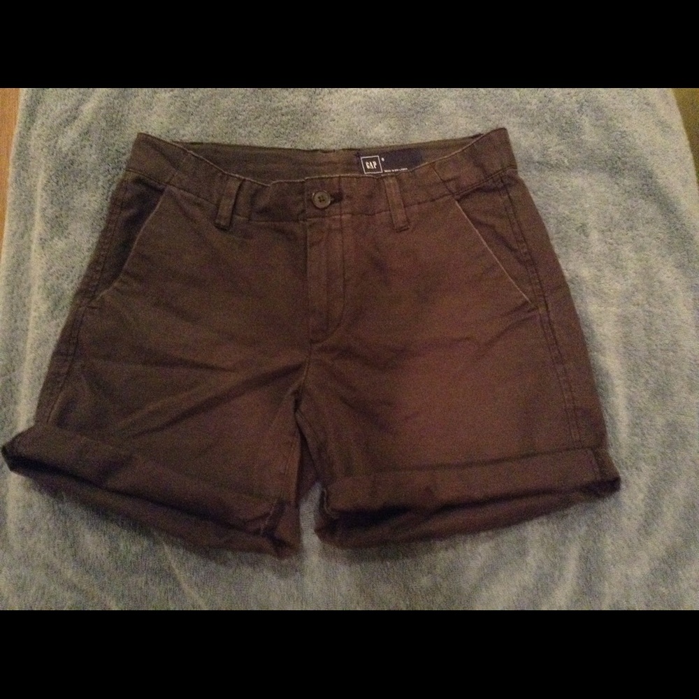 Gap 6"  Grey roll shorts