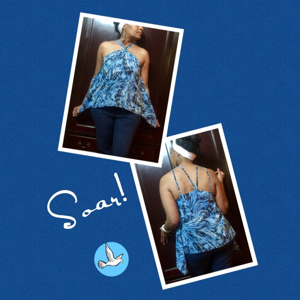 Stylish blue patterned top