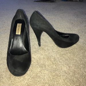 Steve Madden "Russhh"black suede heels