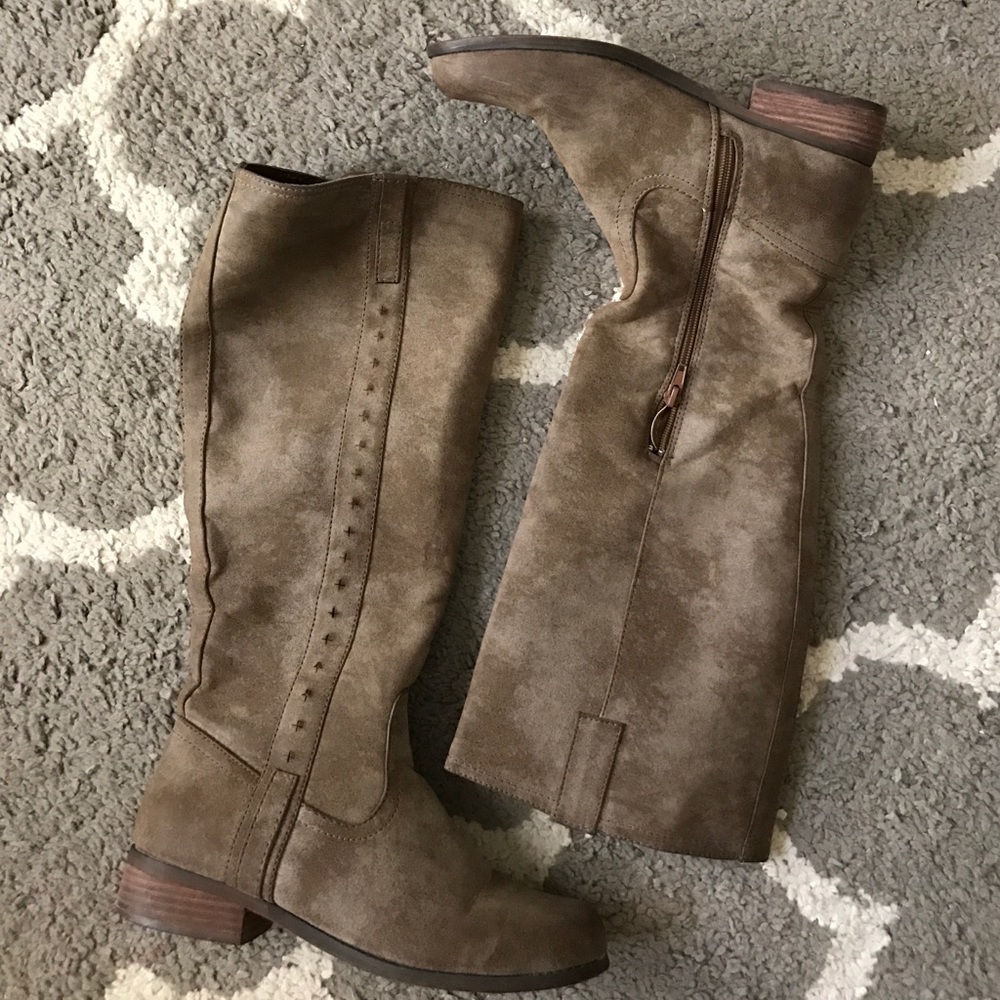 Riding boots
