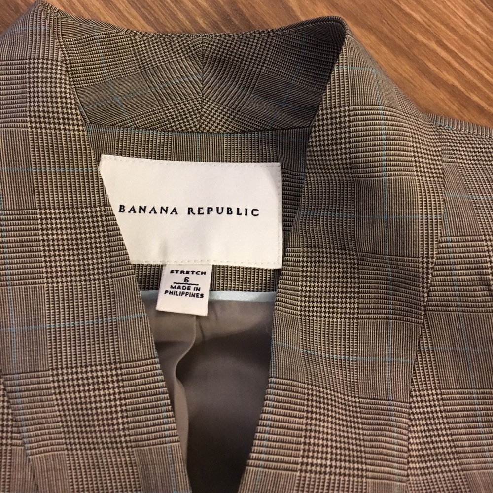 Banana republic skirt suit