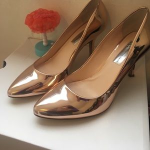 Rose gold heel with original box