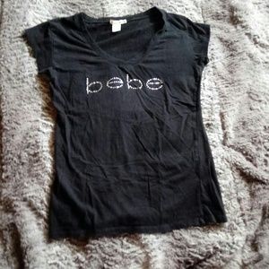 Bebe v neck