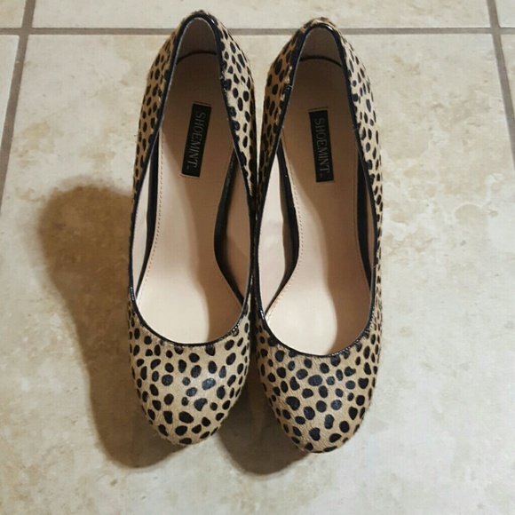 Shoemint Animal Print Fur Platform Heels - Picture 2 of 4