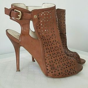 Guess peeptoe Tan Heels