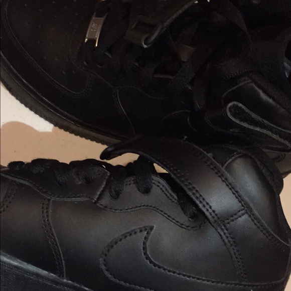 Nike Air Force 1 - Picture 2 of 5