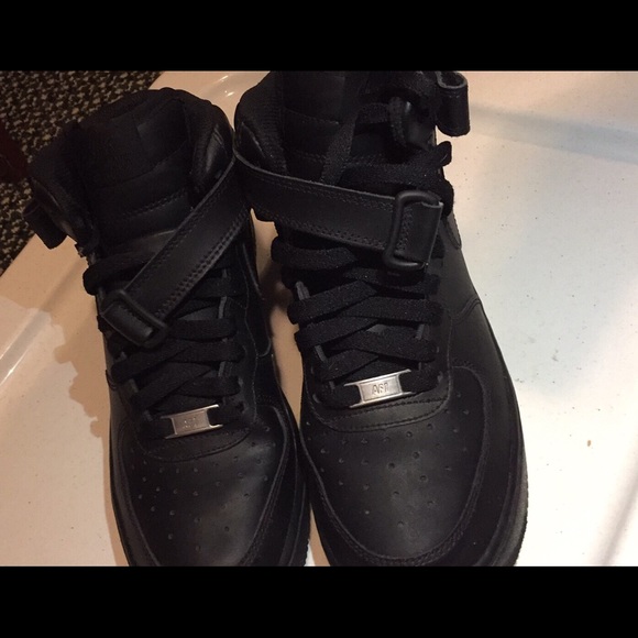 Nike Air Force 1 - Picture 3 of 5