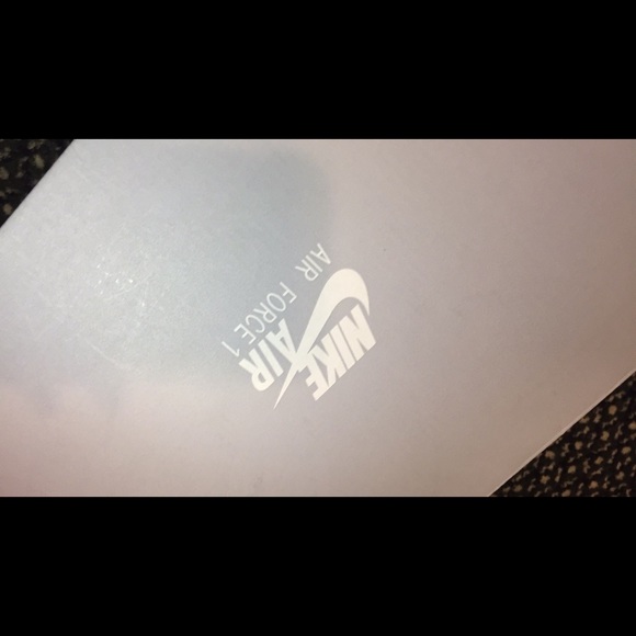 Nike Air Force 1 - Picture 4 of 5