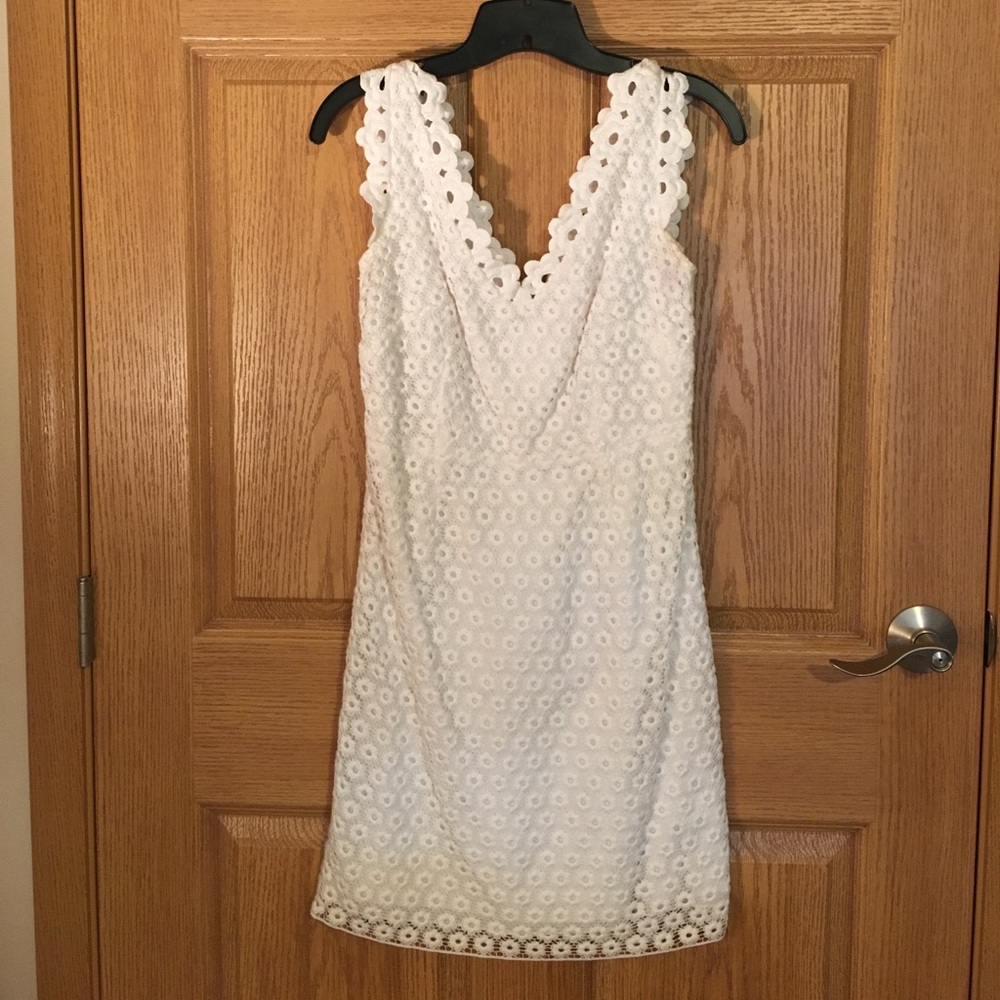 Lilly Pulitzer white eyelet V-Neck dress Size 2