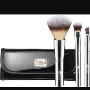 BRAND NEW 3pc Face & Eye Travel Brush Set
