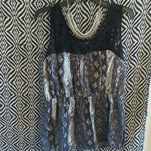 Beautiful sleeveless top for the summer