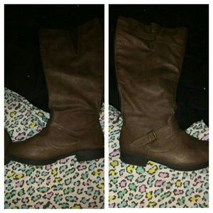 Dark brown zip up boots