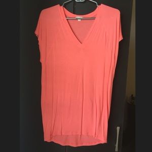 Gap peach v neck