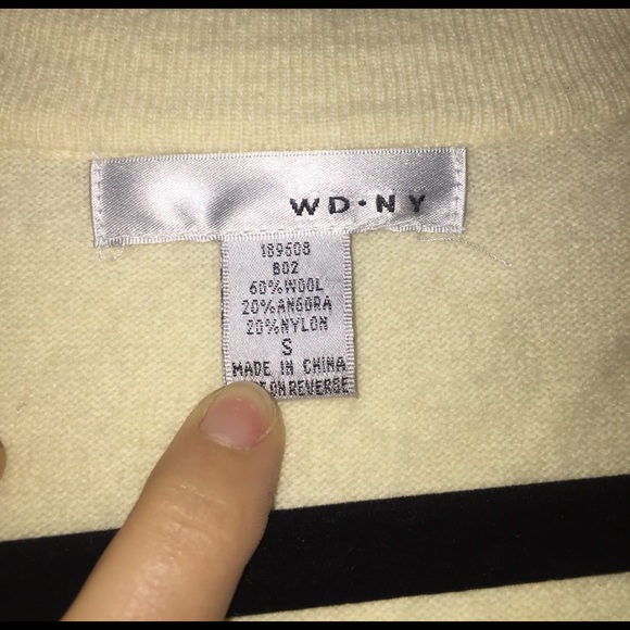 Cream colored wool cardigan with sequins. - Picture 3 of 4