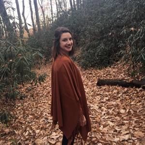 Meet your Posher, Caitlin