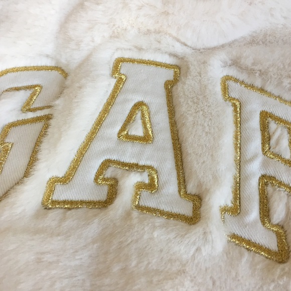 Cozy Faux Fur Sweatshirt - Picture 3 of 4