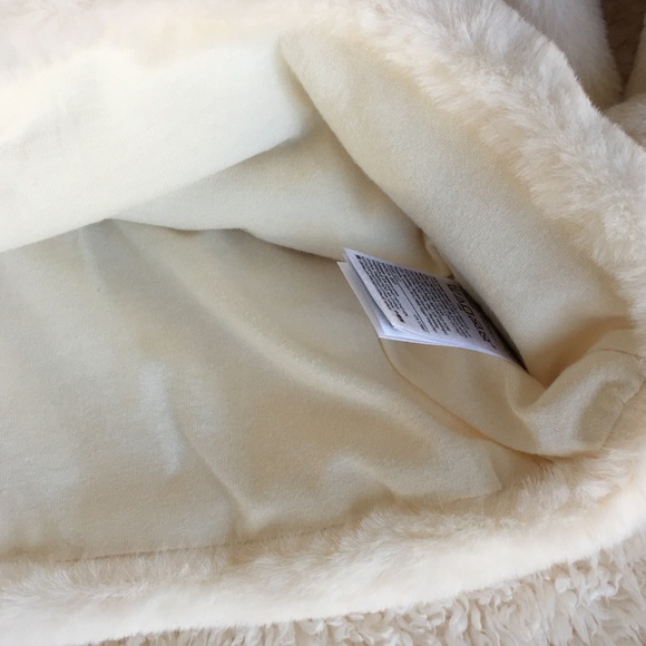 Cozy Faux Fur Sweatshirt - Picture 4 of 4