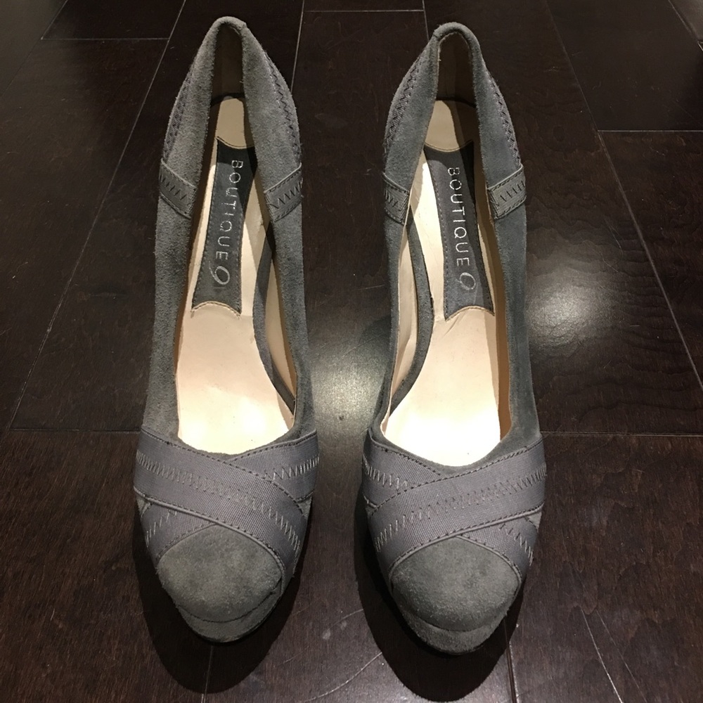 Boutique 9 Delphine Grey Pumps, Size 8.5