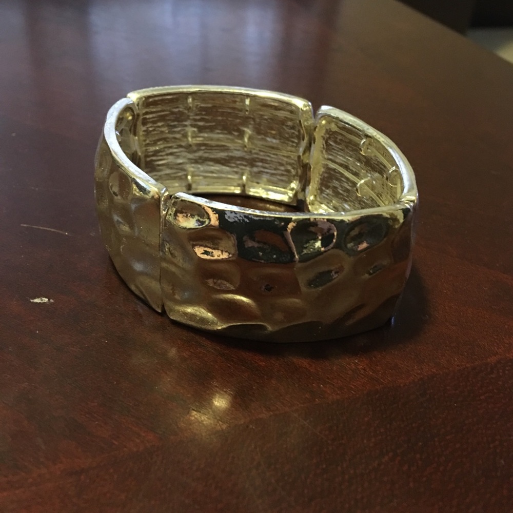 Silver textured bracelet