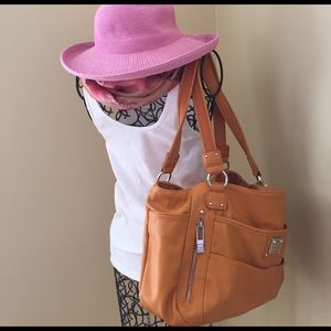 Tyler Roden leather purse! Good condition!