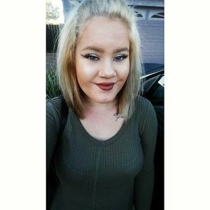 Meet your Posher, Riah