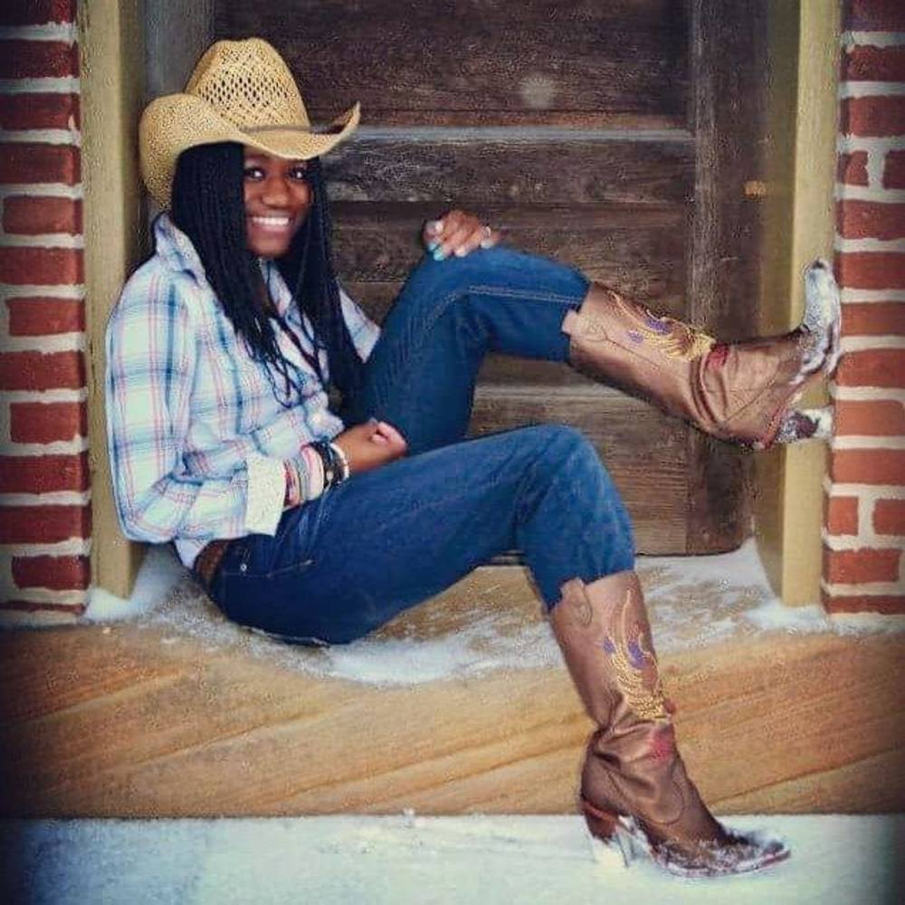 Meet your Posher, Erica