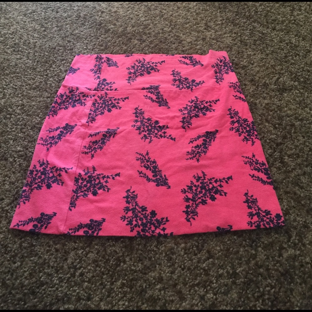 Hot pink and black pattern mini skirt