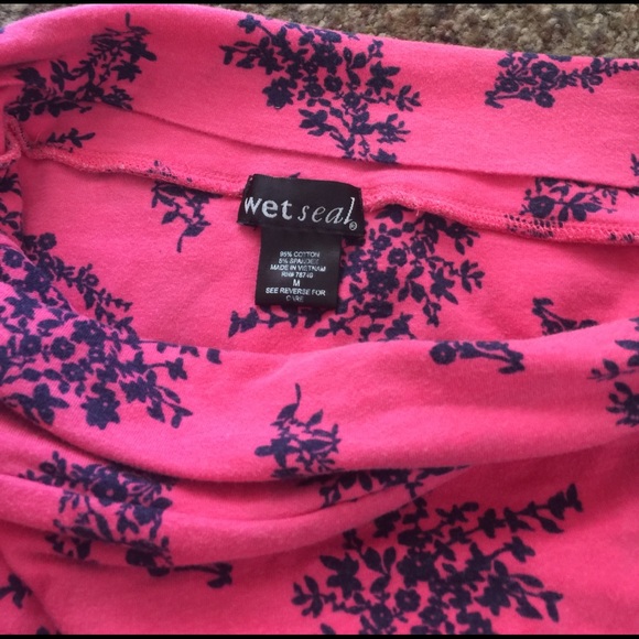 Hot pink and black pattern mini skirt - Picture 2 of 3