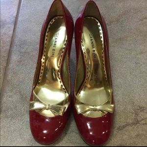 *REDUCED* GIANNI BINI - Red Patton with Gold Bows