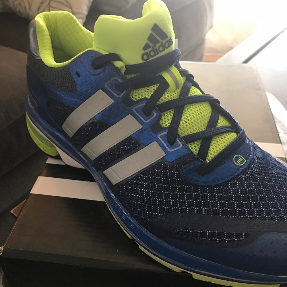 ✨last pair ✨ Adidas Men's Running shoe NWT