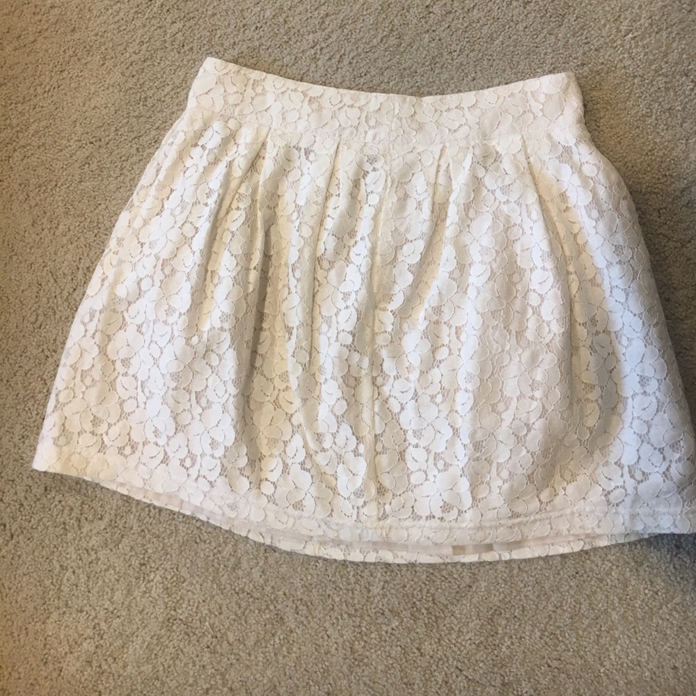 Forever 21 lace skirt size large