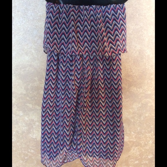 Simple & Chic Dress - Picture 4 of 6