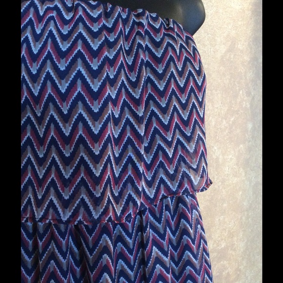 Simple & Chic Dress - Picture 5 of 6