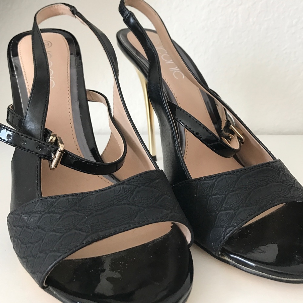 Women high heeled shoes