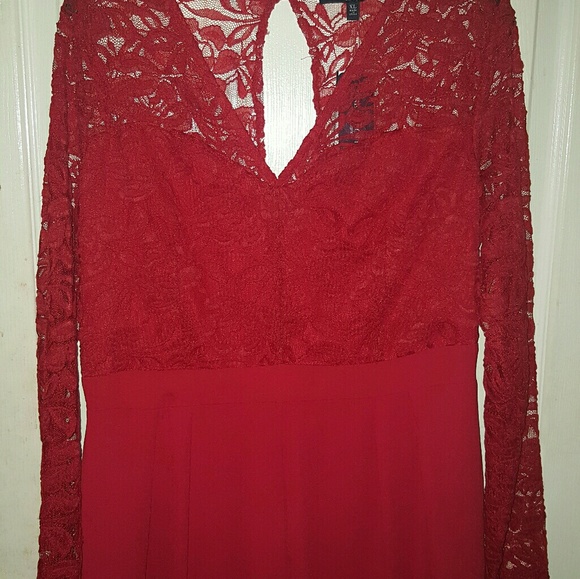 Red romper - Picture 2 of 2