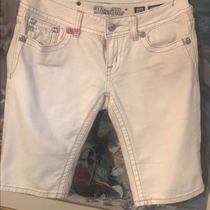 Miss Me Bermuda Shimmering Rhinestone White Lace