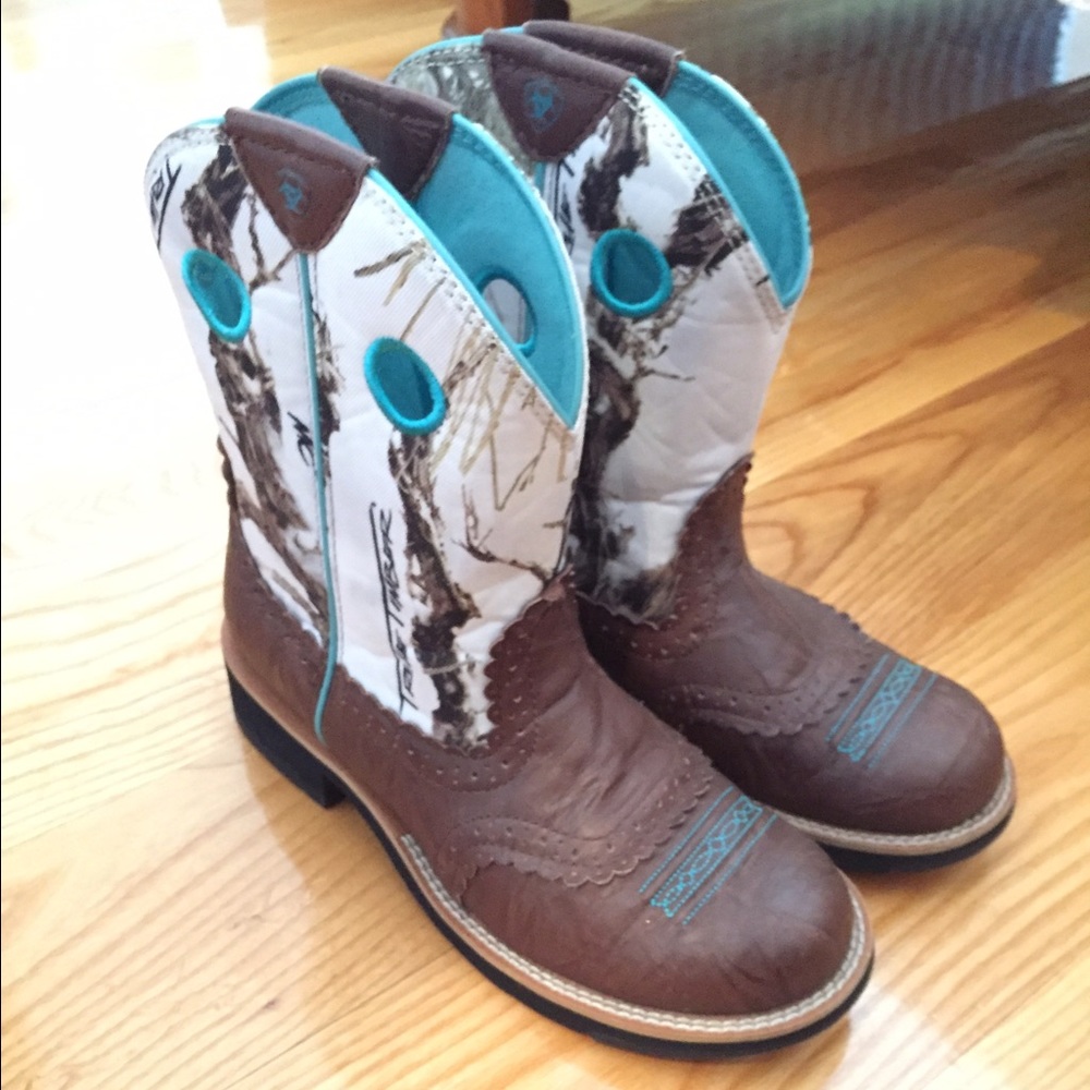 Ariat cowboy cowgirl camo boots