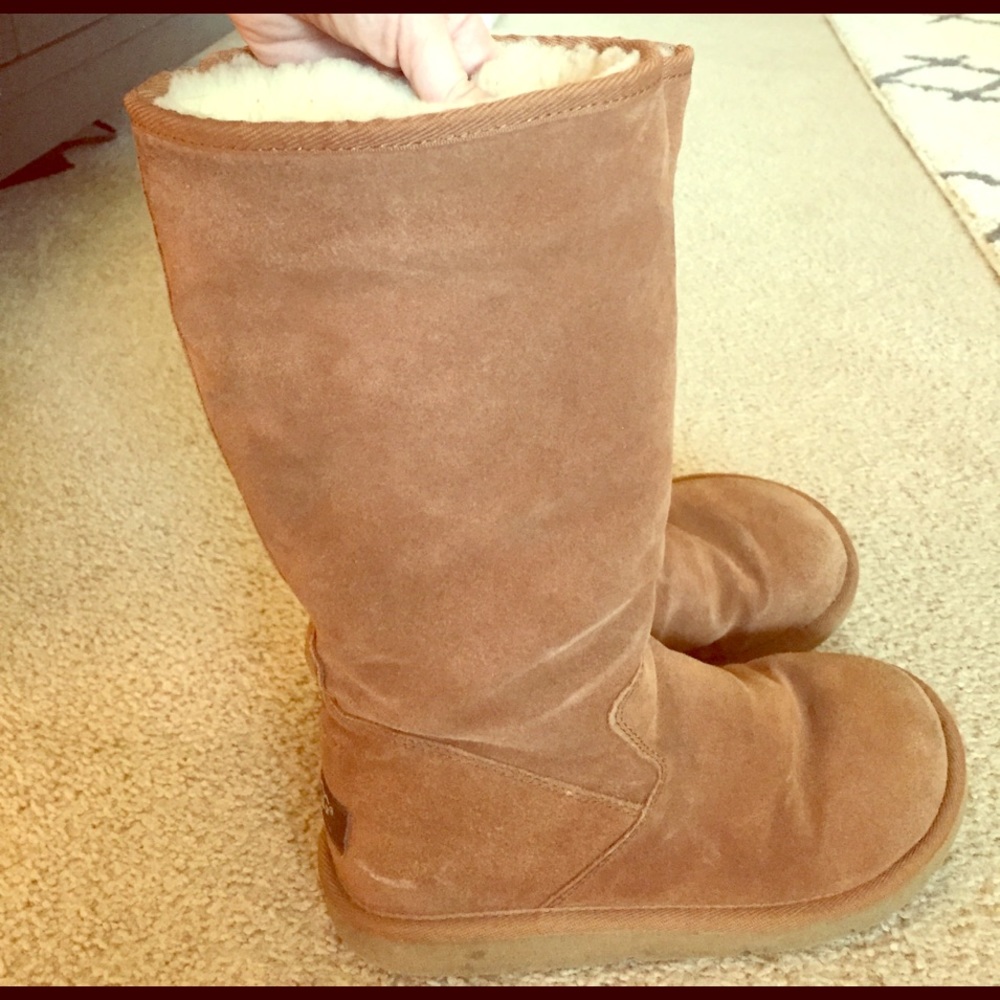 Chestnut UGGs with side zipper