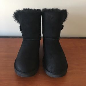Black Bailey Button Uggs