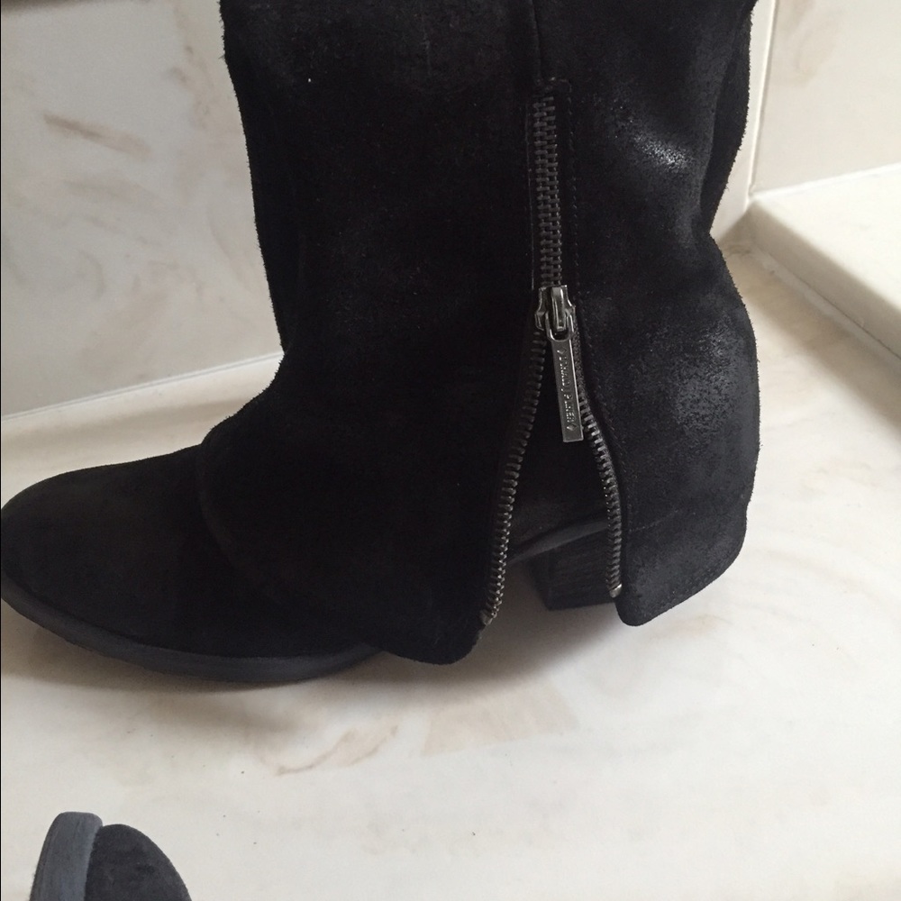 Donald Pliner shiney suede zip boots 6