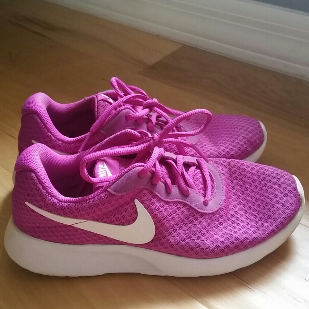 Nike Tanjun 8